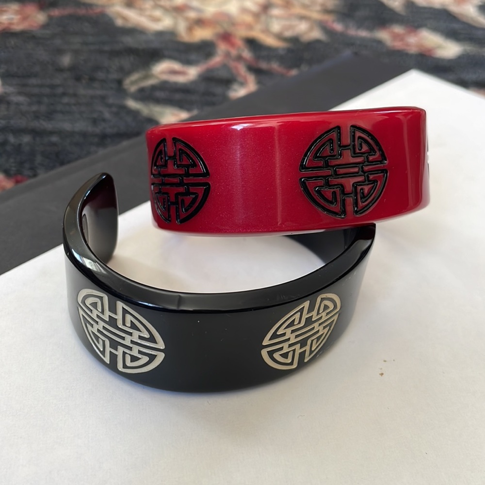 shanghai tang bracelet set. black and red.